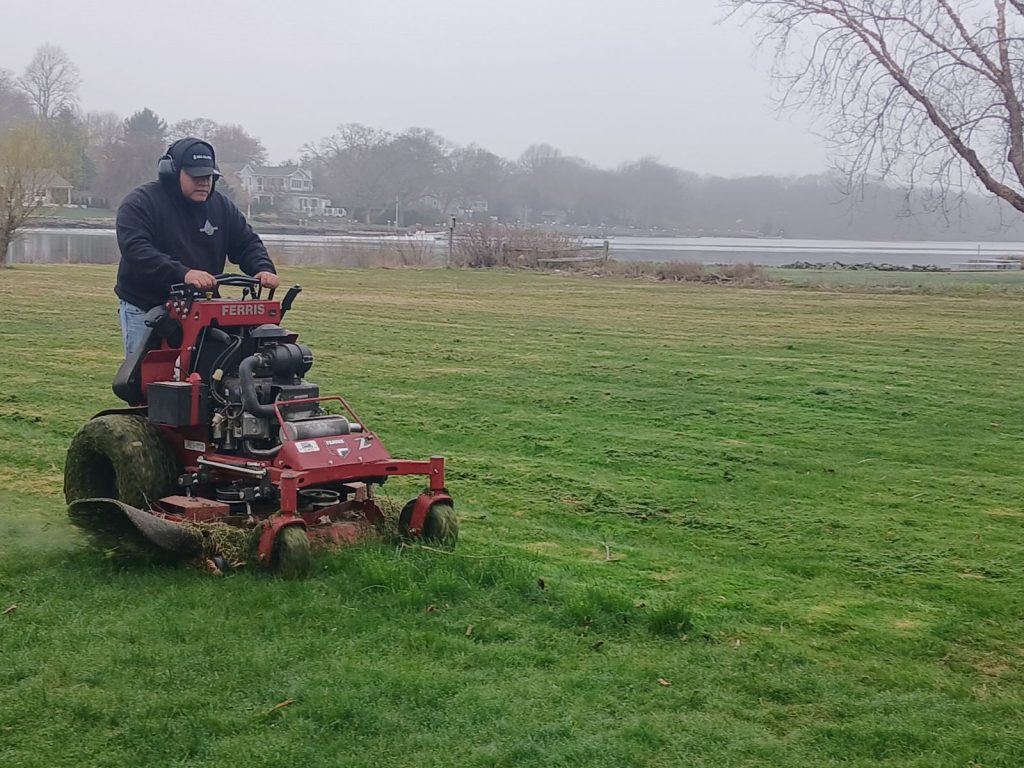 Weekly Mowing Maintenance for a Healthy Rhode Island Lawn